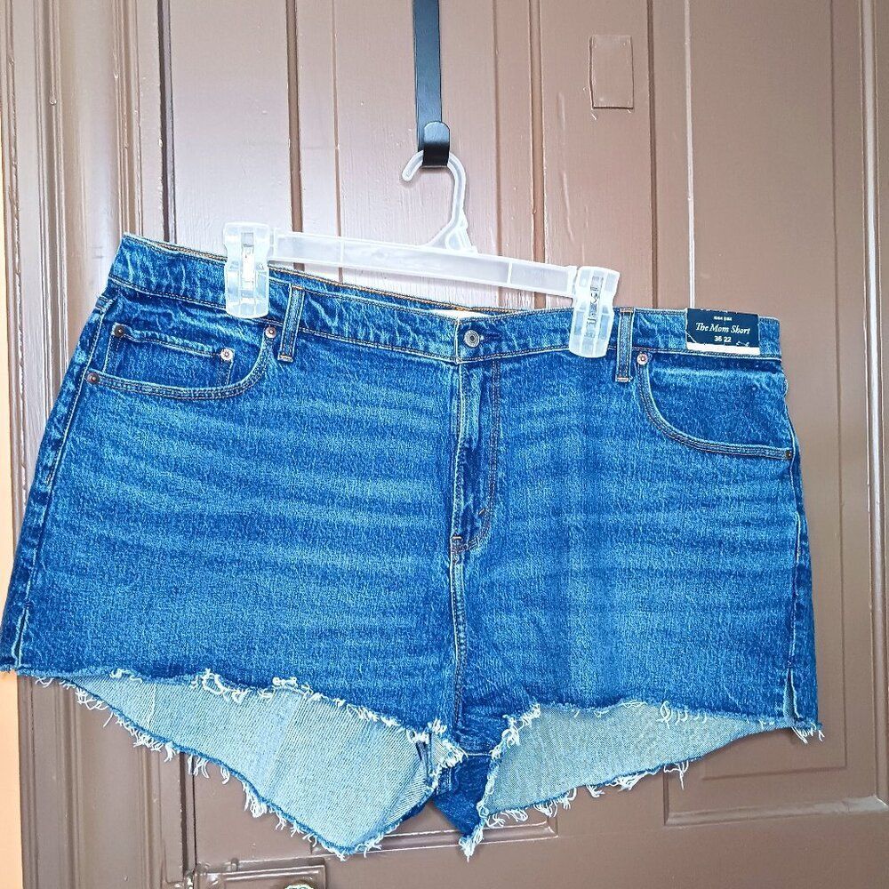 Abercrombie & Fitch  Blue Wash The Mom Short High Rise Curve Love 36/22